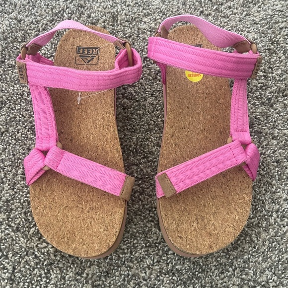 NEW Women’s Reef Cushion Rem HI Malibu Pink Sandals Size 9.5 - Picture 2 of 9